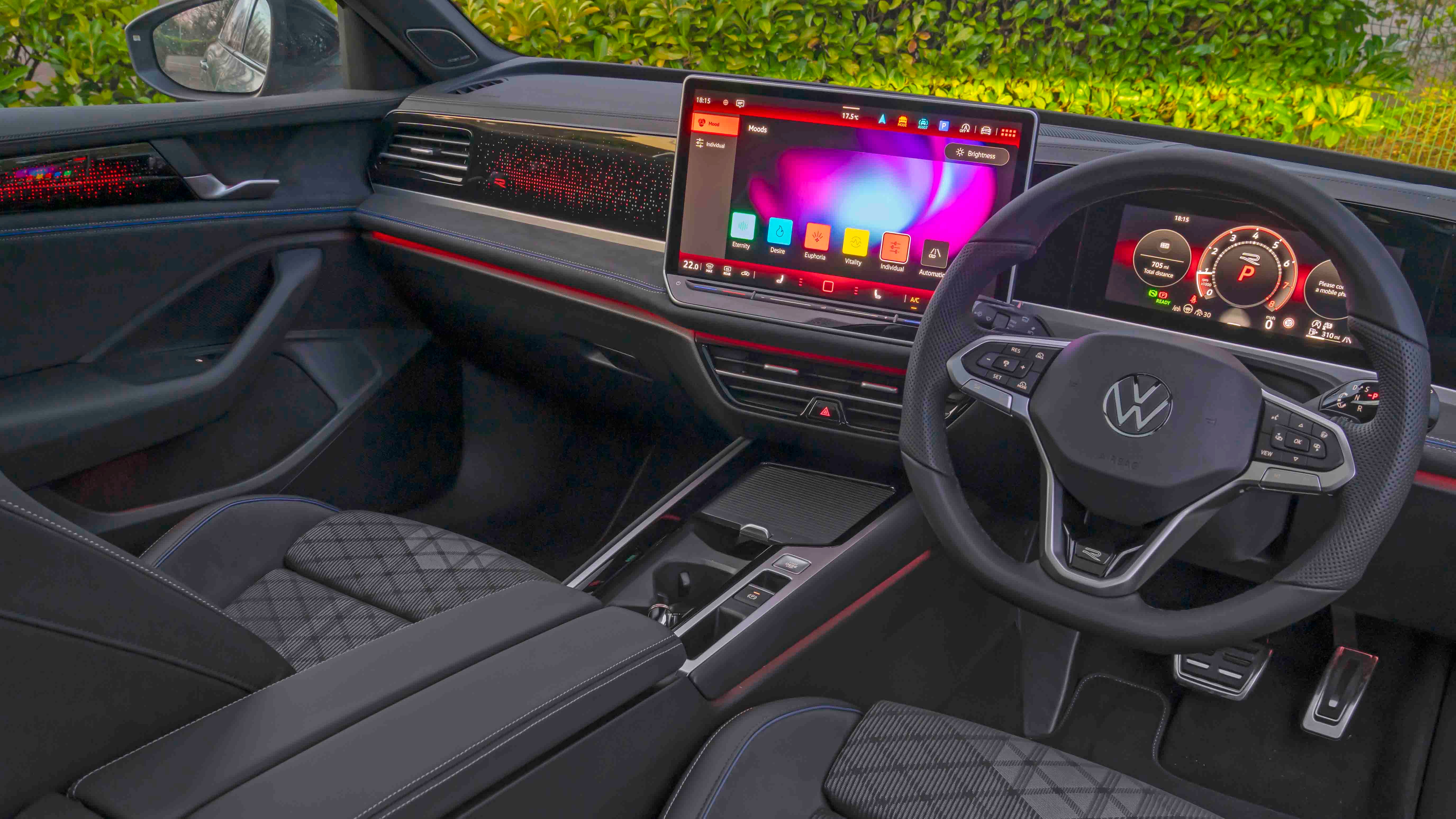 2024 Volkswagen Passat interior with colour theme