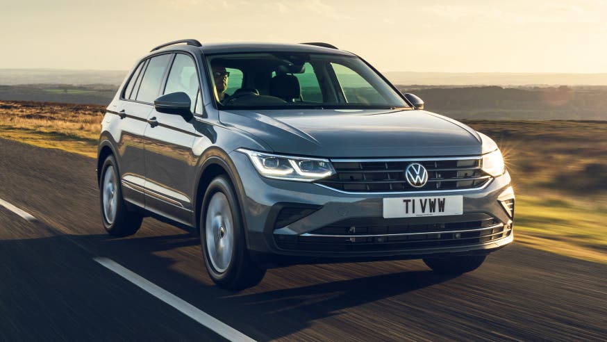 VW Tiguan driving