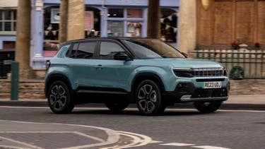 Jeep Avenger driving through town