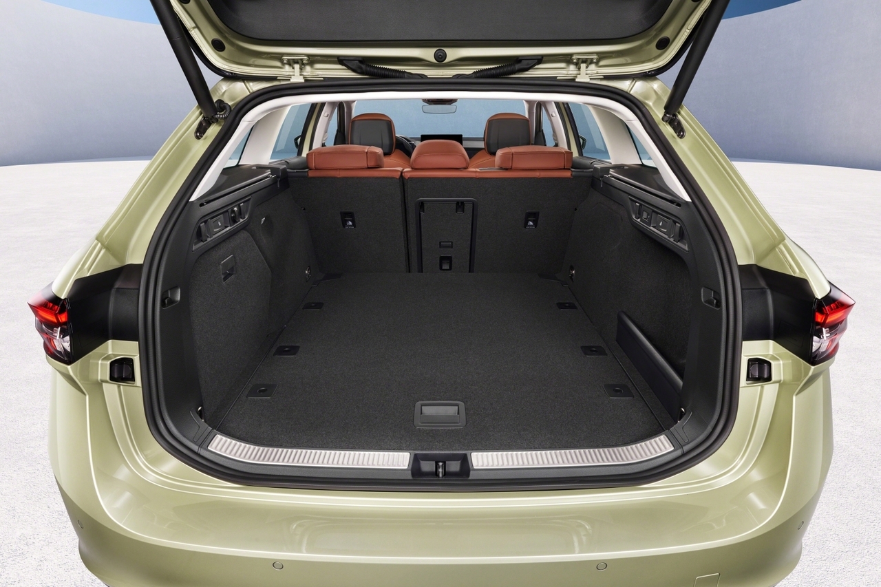 2024 Skoda Superb boot space