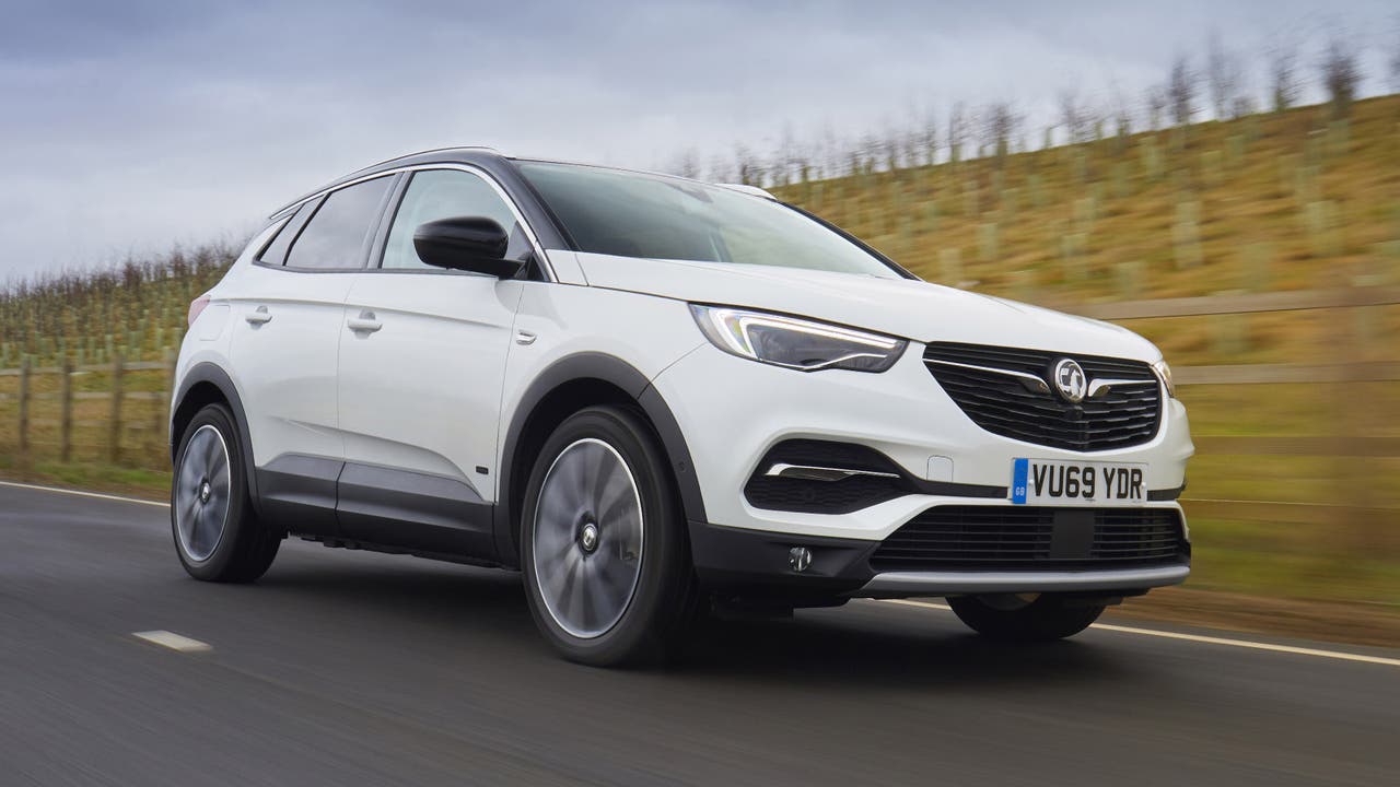 Vauxhall Grandland X in white – driving shot