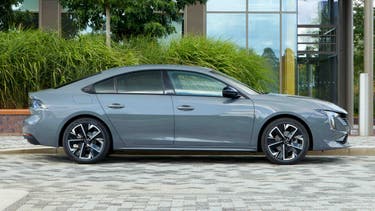 Peugeot 508 side view