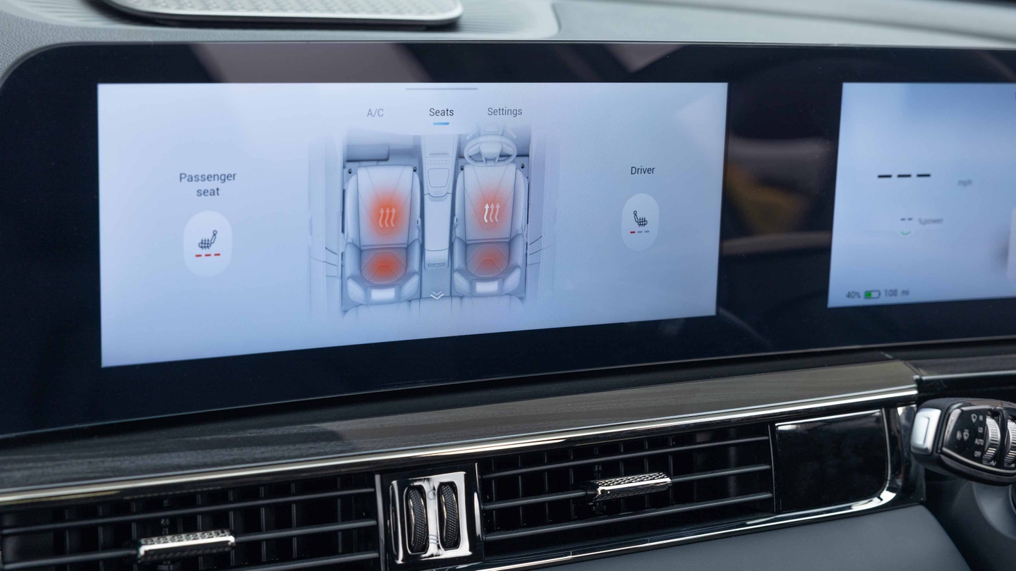 Omoda E5 touchscreen