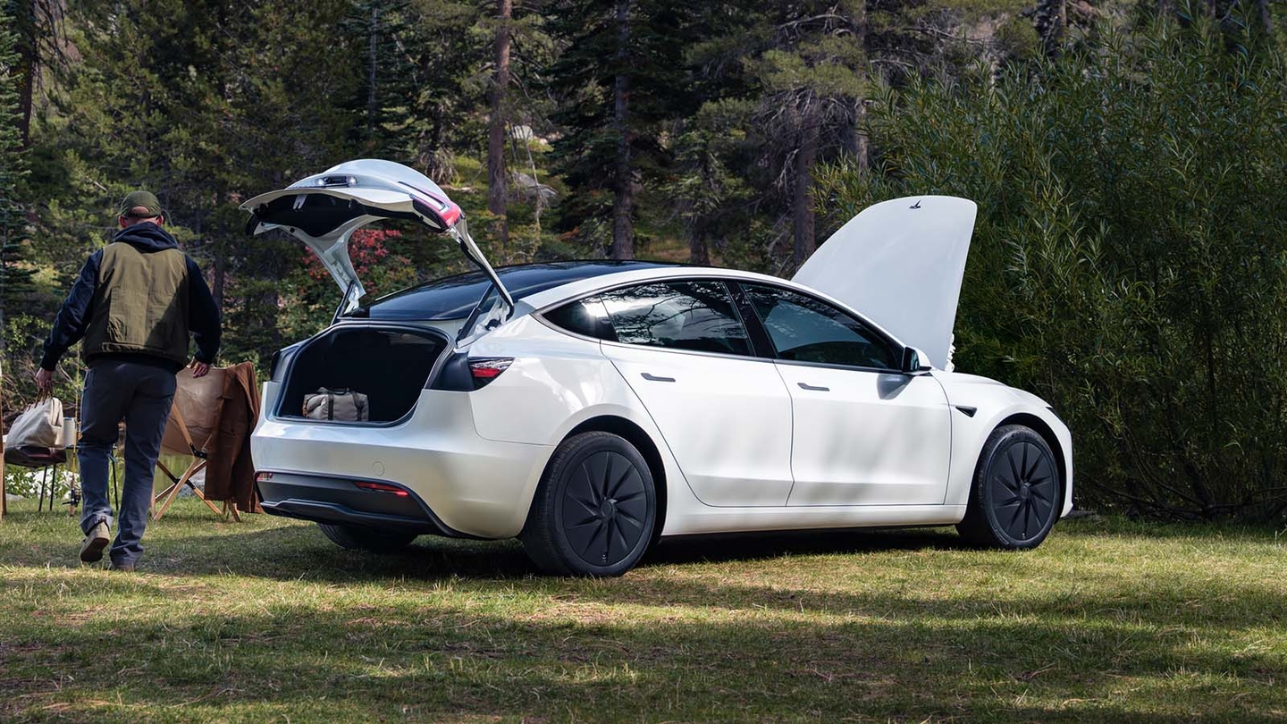 Tesla Model 3 boot space