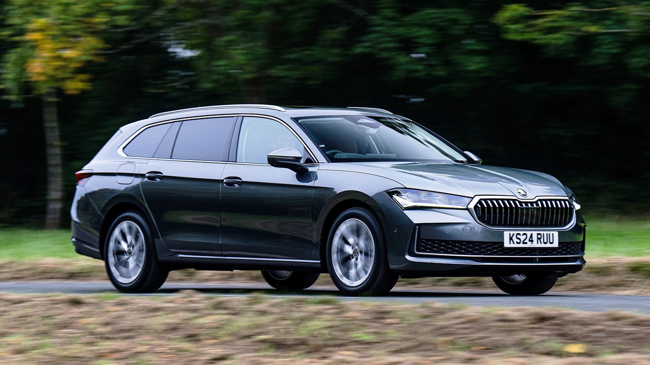 Skoda Superb in grey