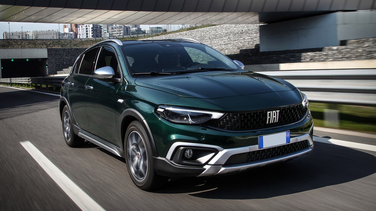 Fiat Tipo Cross in green