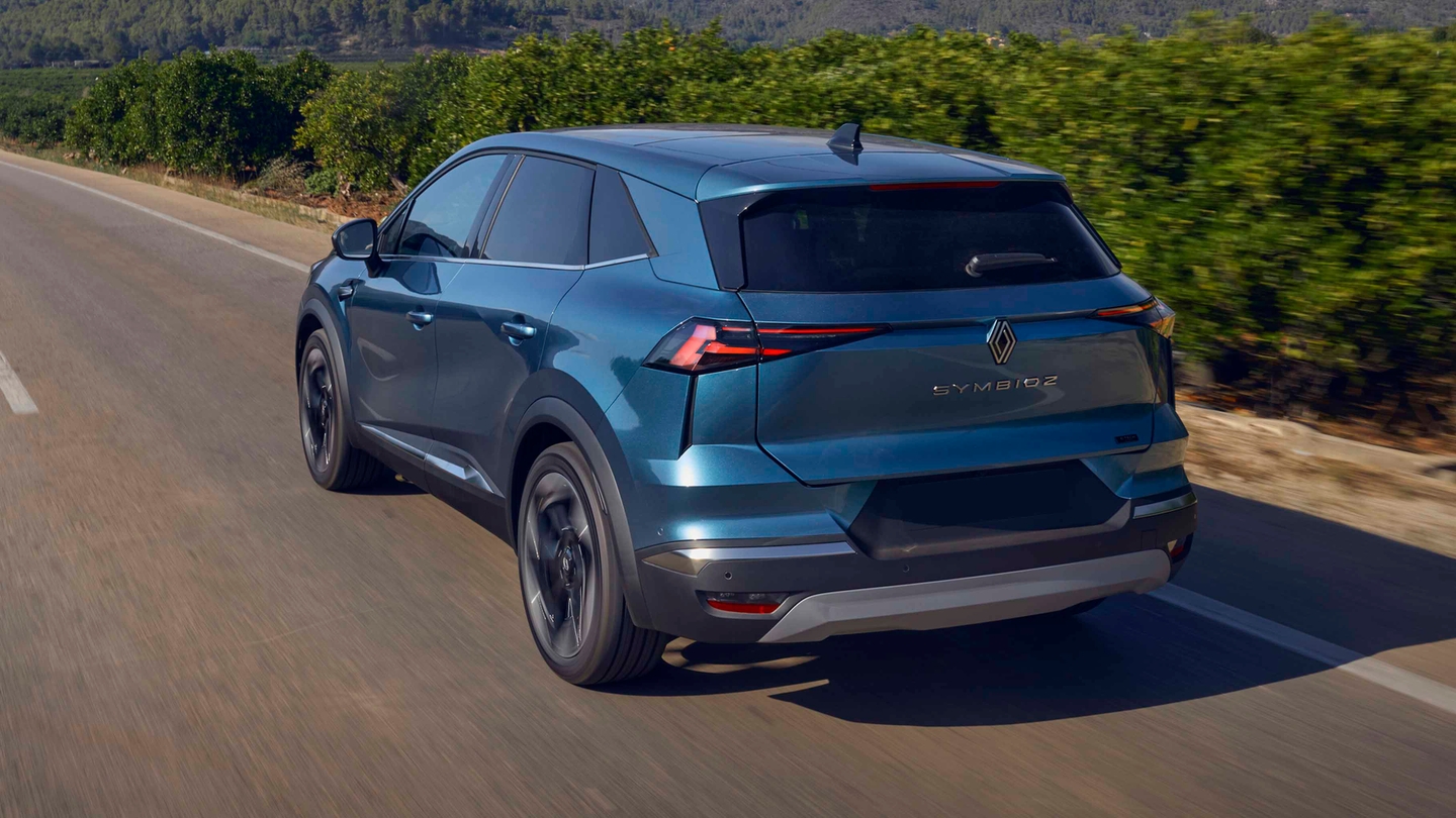 Renault Symbioz driving rear view