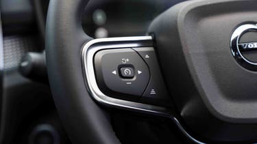 Volvo XC40 steering wheel cruise control buttons