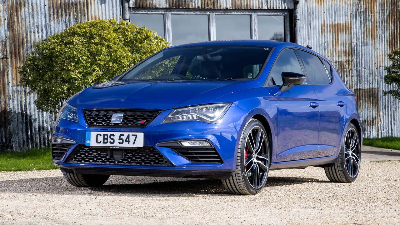 SEAT Leon Cupra in blue