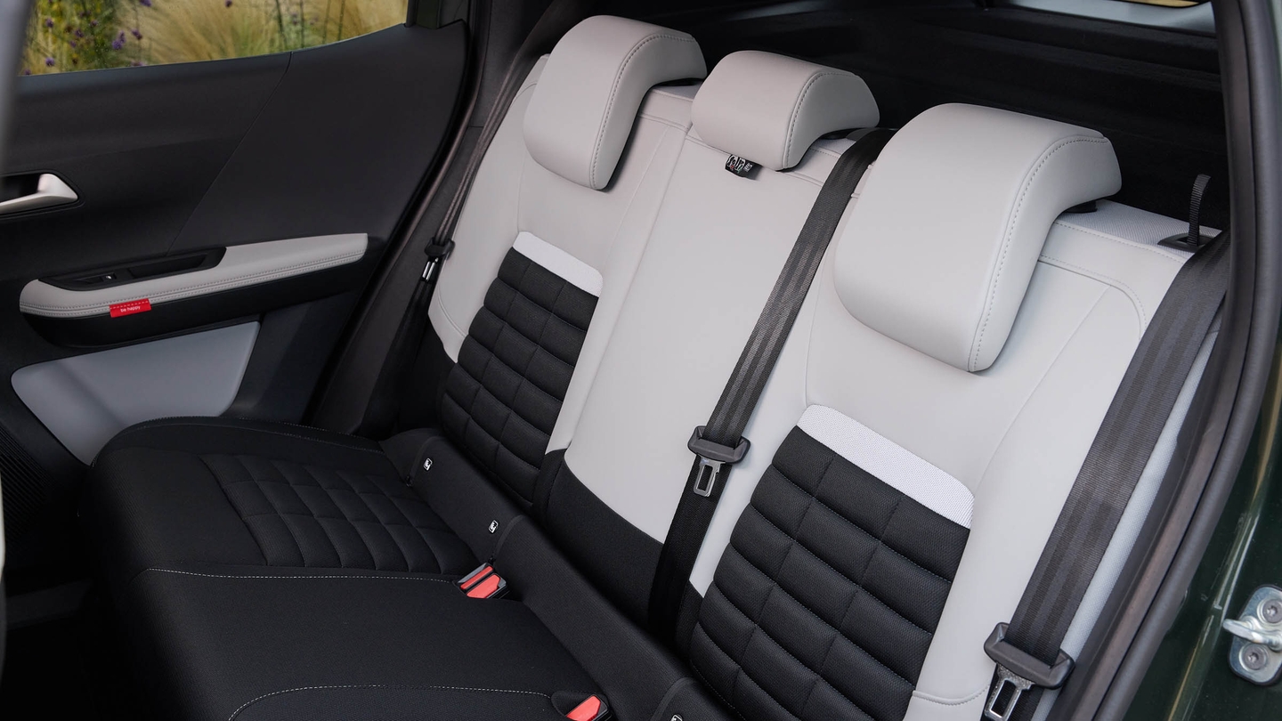 Citroen e-C3 Aircross rear seats