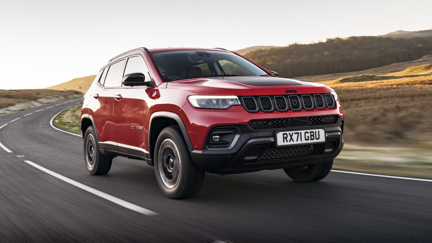 Jeep Compass Trailhawk driving on road