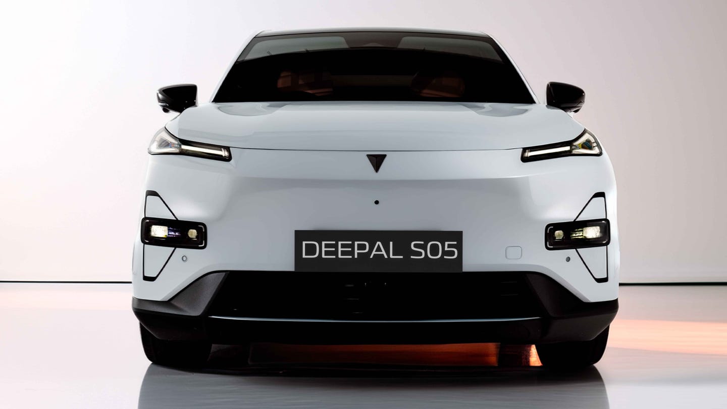 Changan Deepal S05 front view