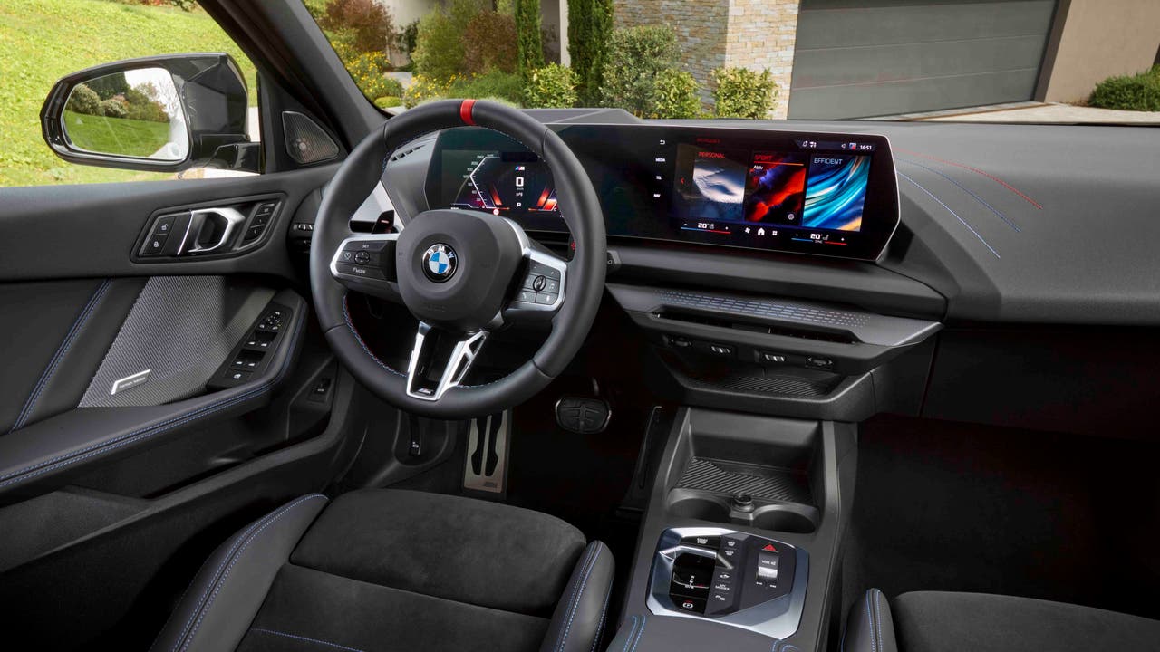 2024 BMW 1 Series interior