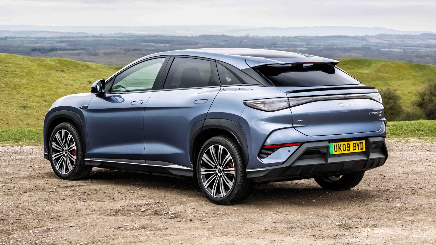 BYD Sealion 7 rear/side view