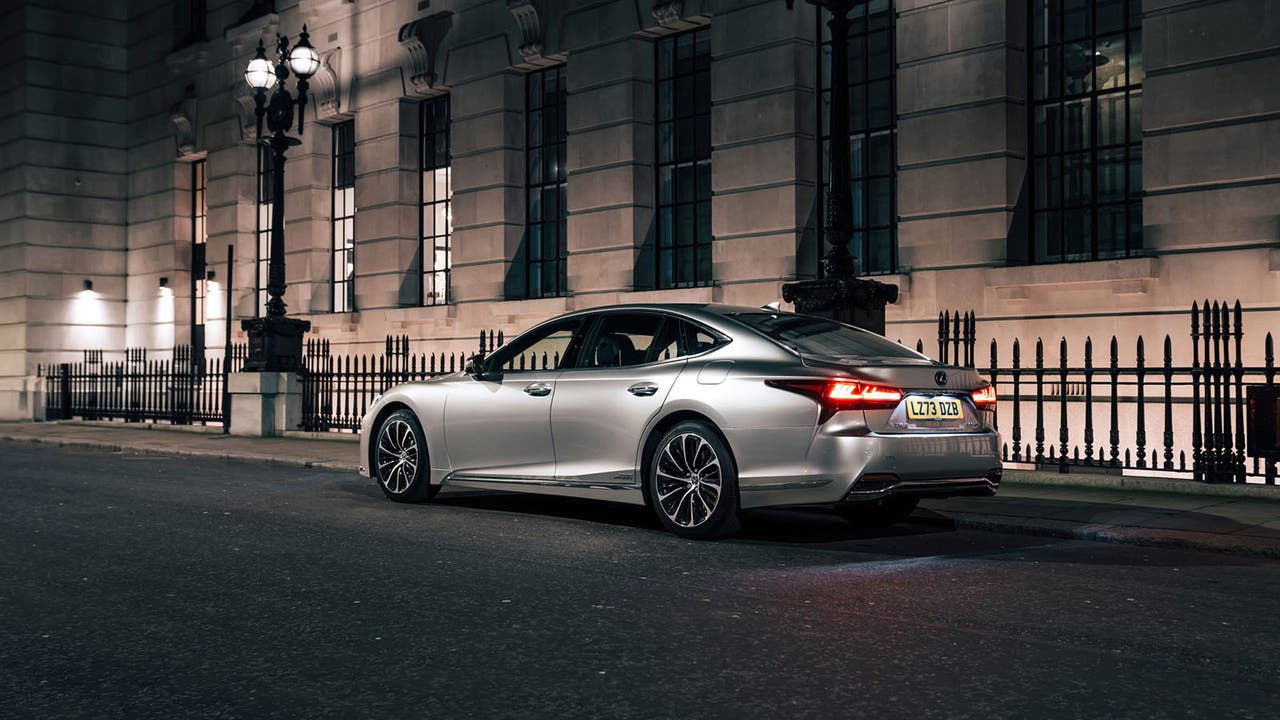 Lexus LS in silver