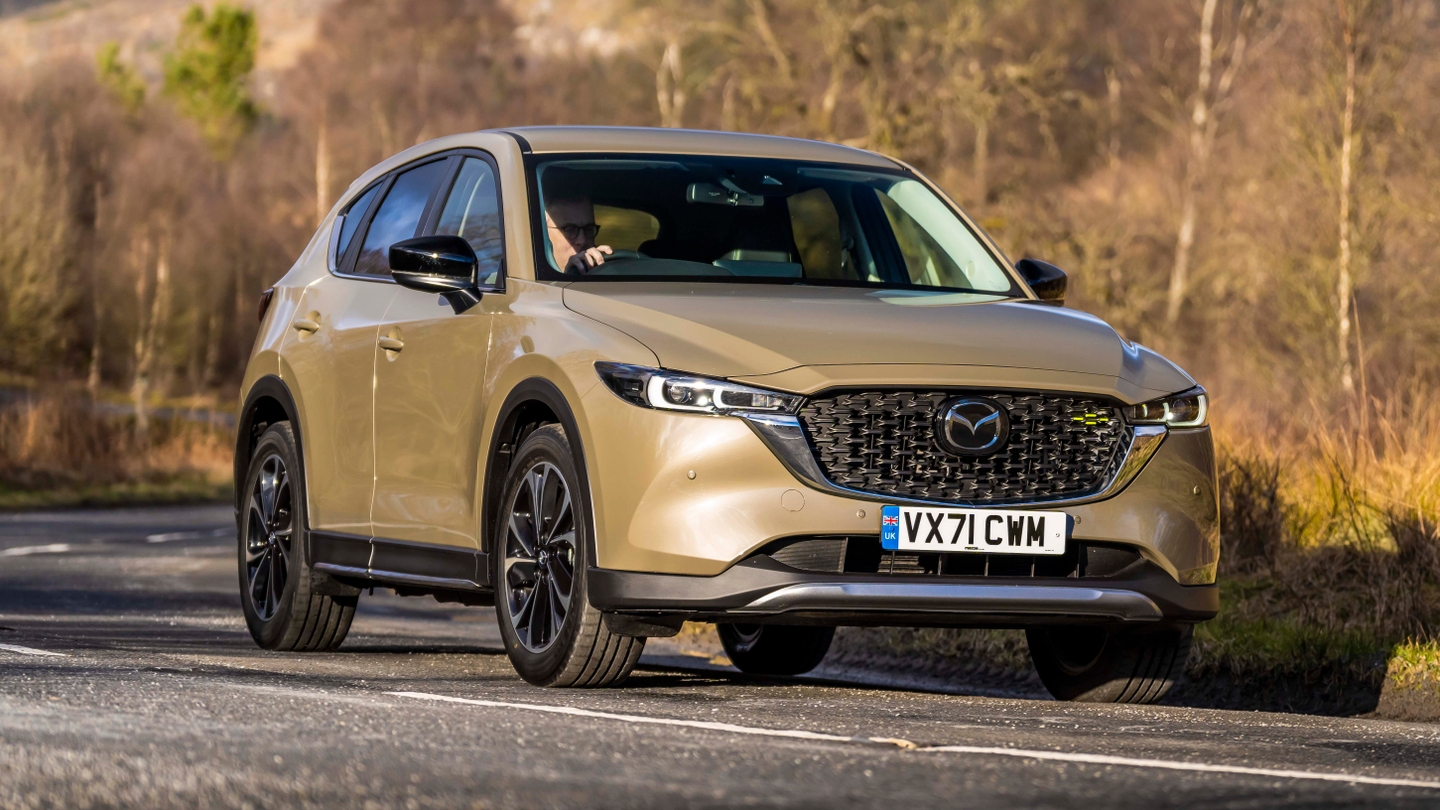 Mazda CX-5 Newground driving