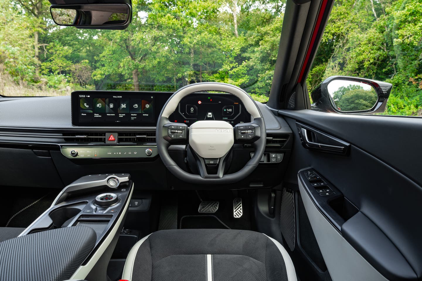 2024 Kia EV6 interior