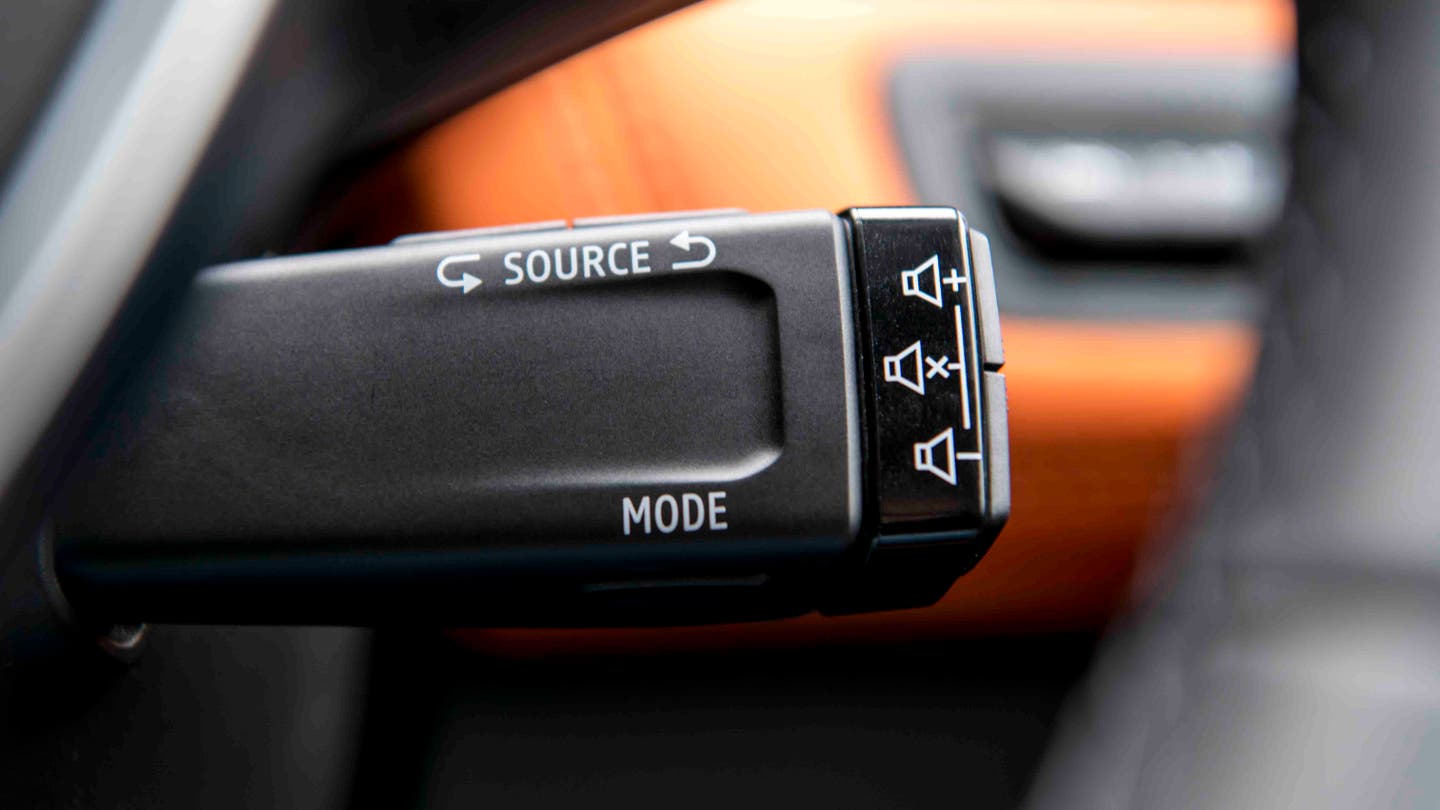 Renault Captur audio controls