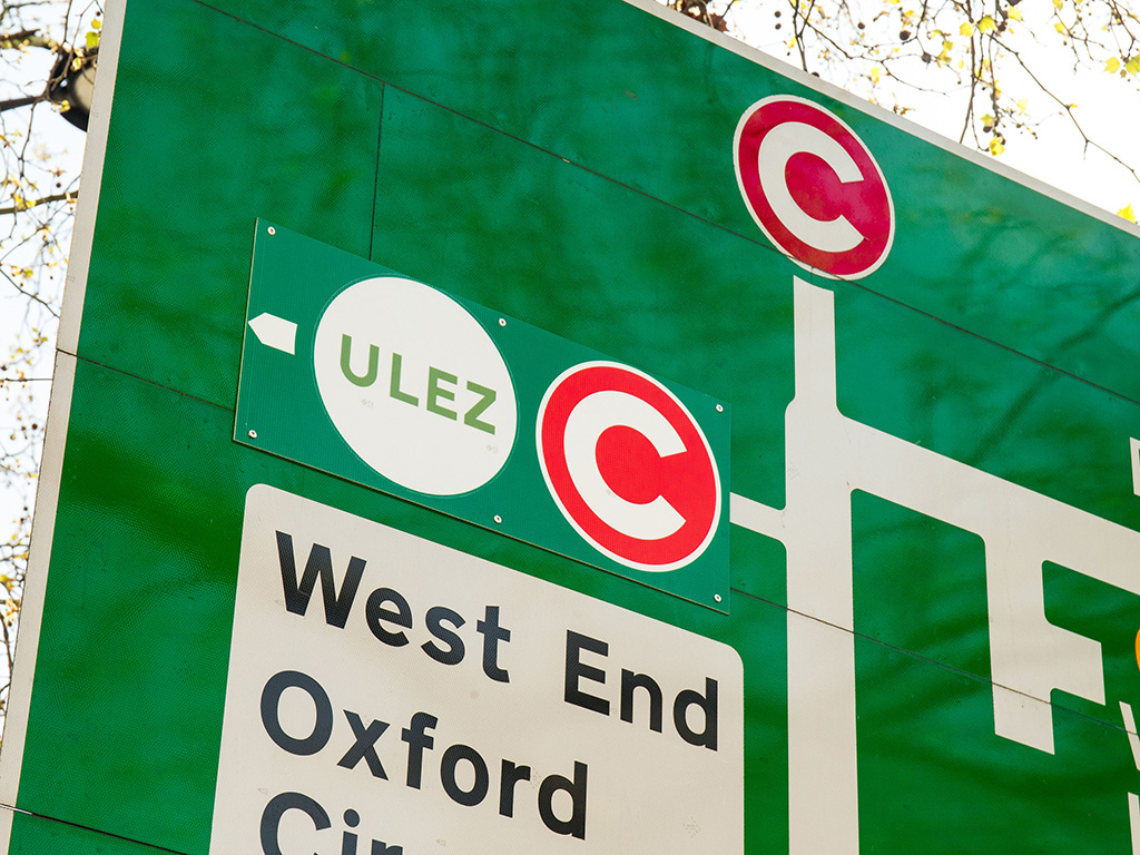 London road sign showing ULEZ boundary