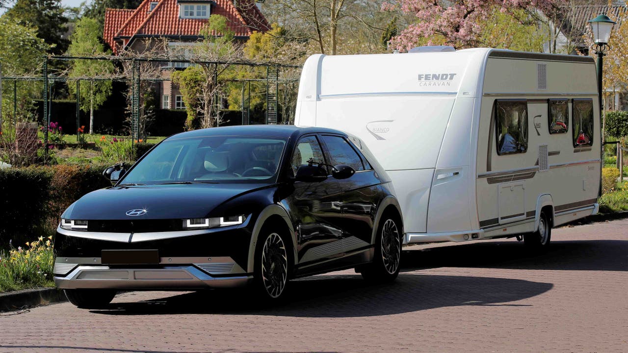 Hyundai Ioniq 5 towing a caravan