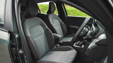 Dacia Sandero Stepway front seats