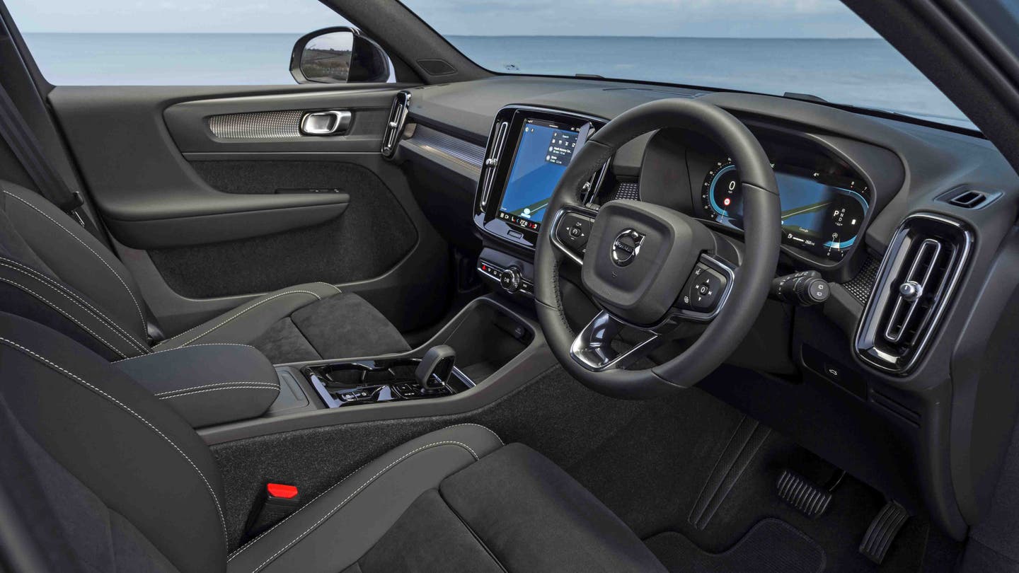 Volvo XC40 interior 
