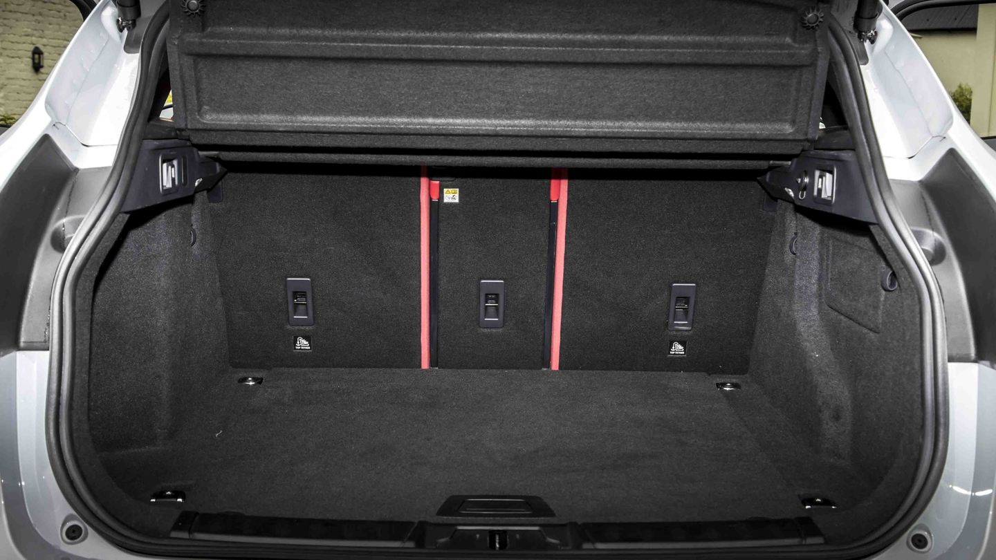 Jaguar F-Pace boot