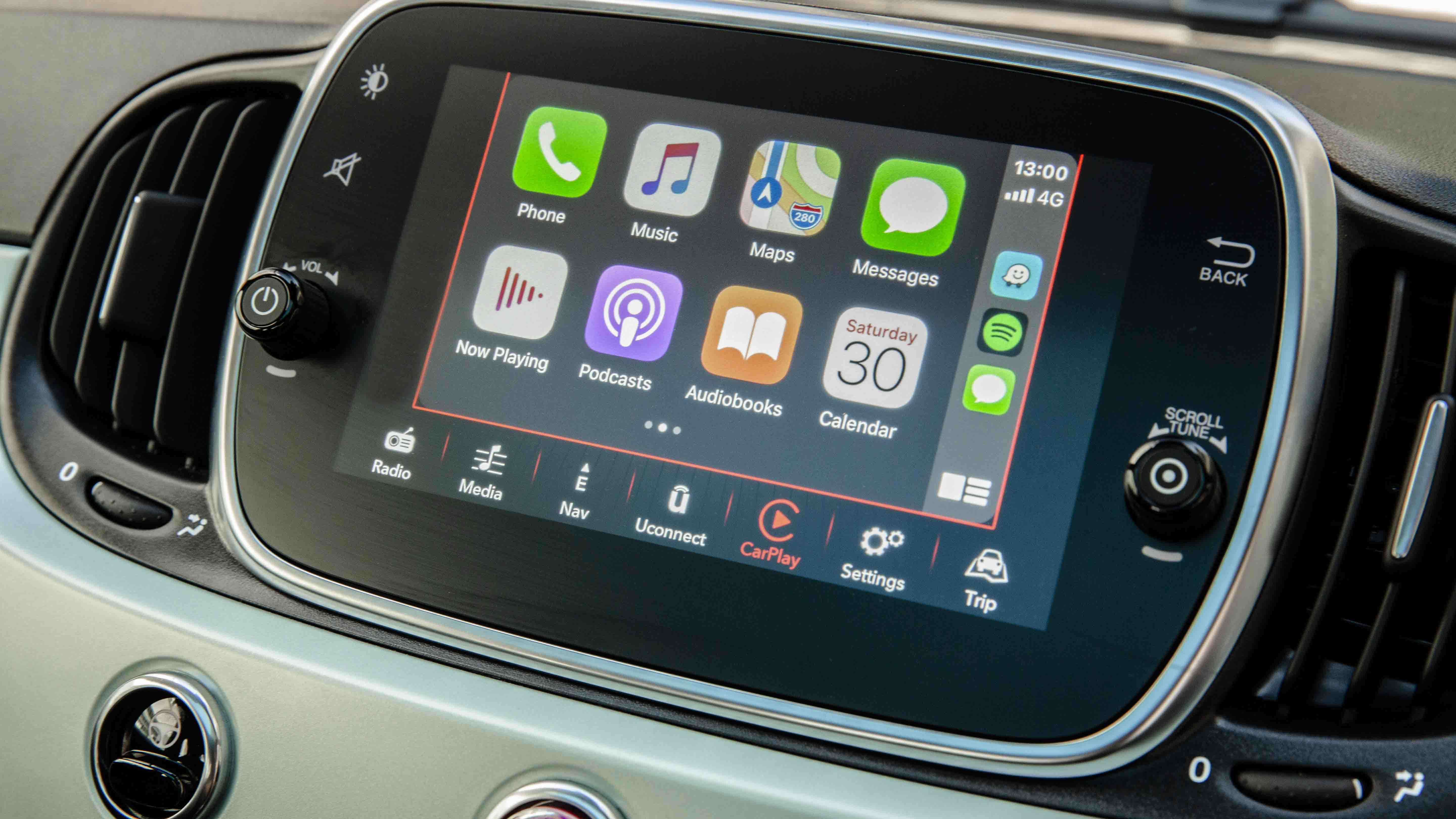 Fiat 500 Apple CarPlay screen 