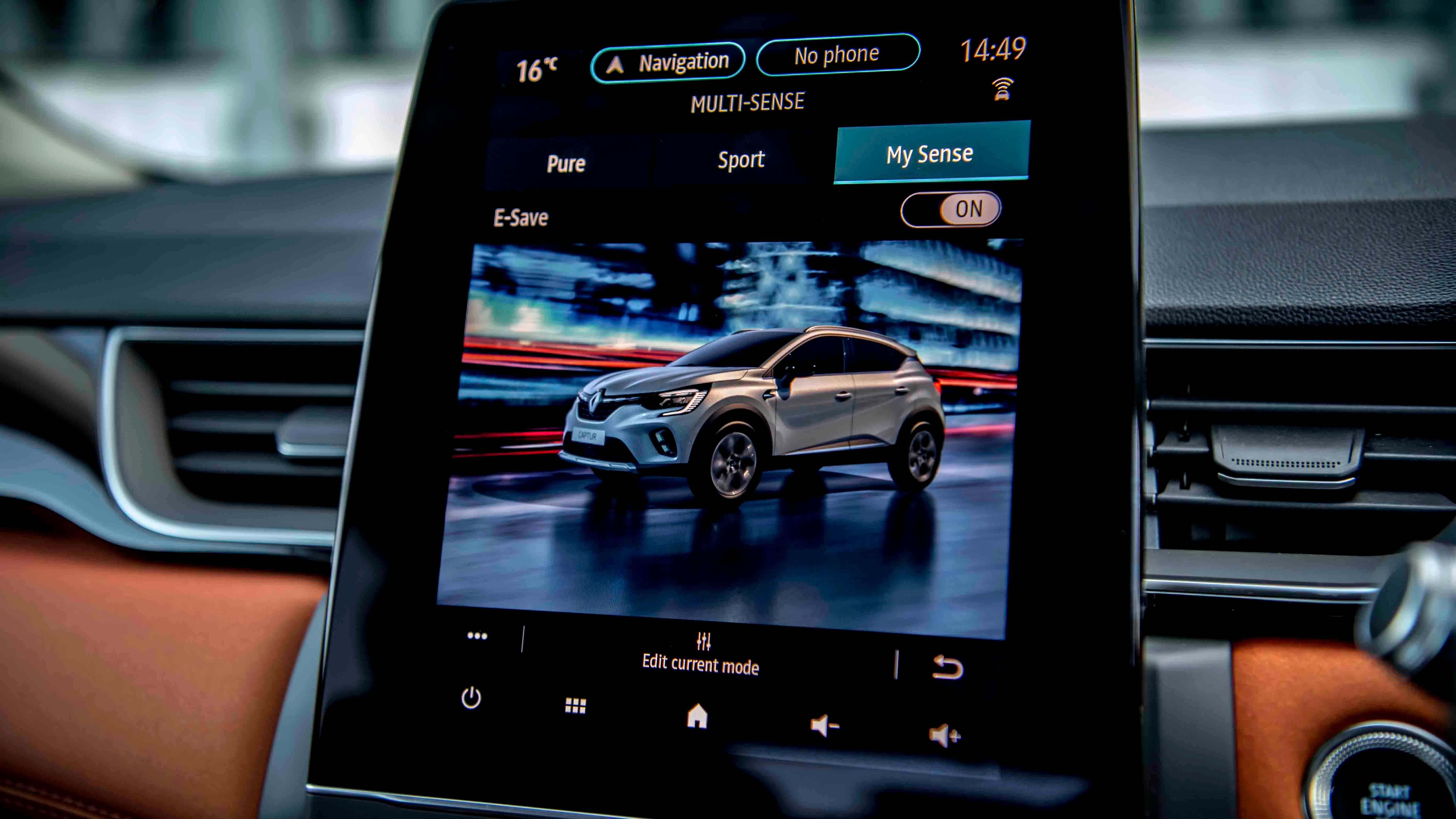 Renault Captur touchscreen with hybrid setting