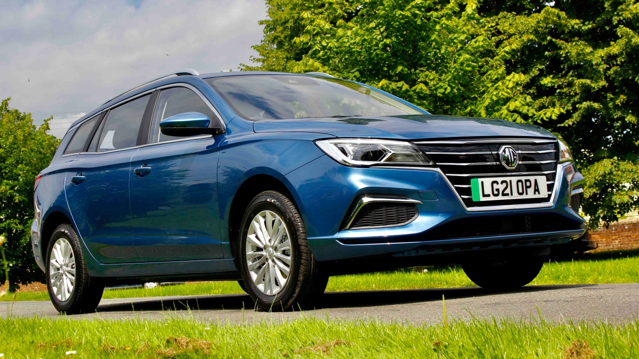 2021 MG5 estate in blue