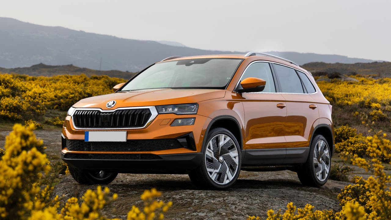 Skoda Karoq in orange, static shot