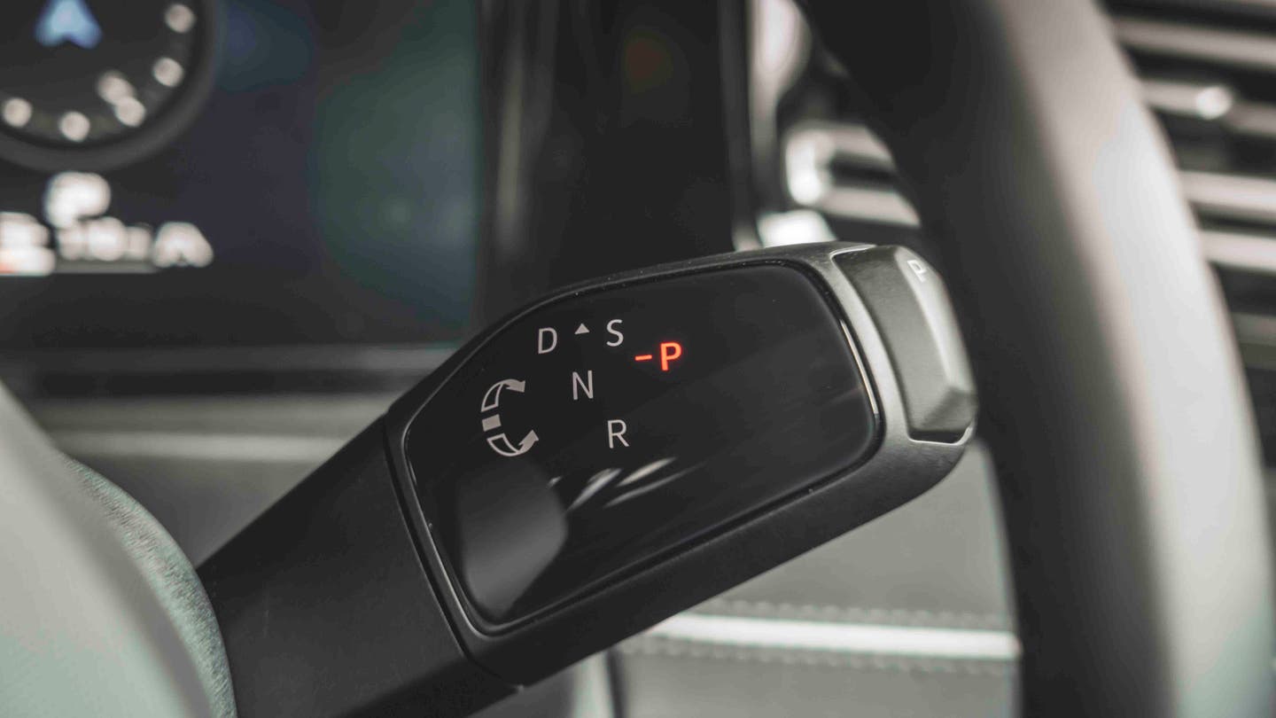 2024 Volkswagen Tiguan review gear lever