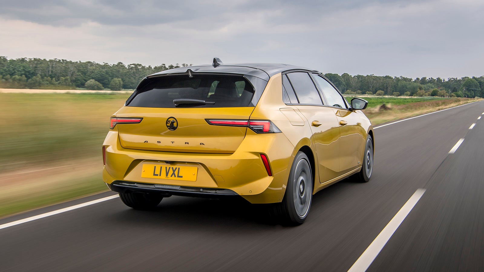 Vauxhall Astra review rear three quarter