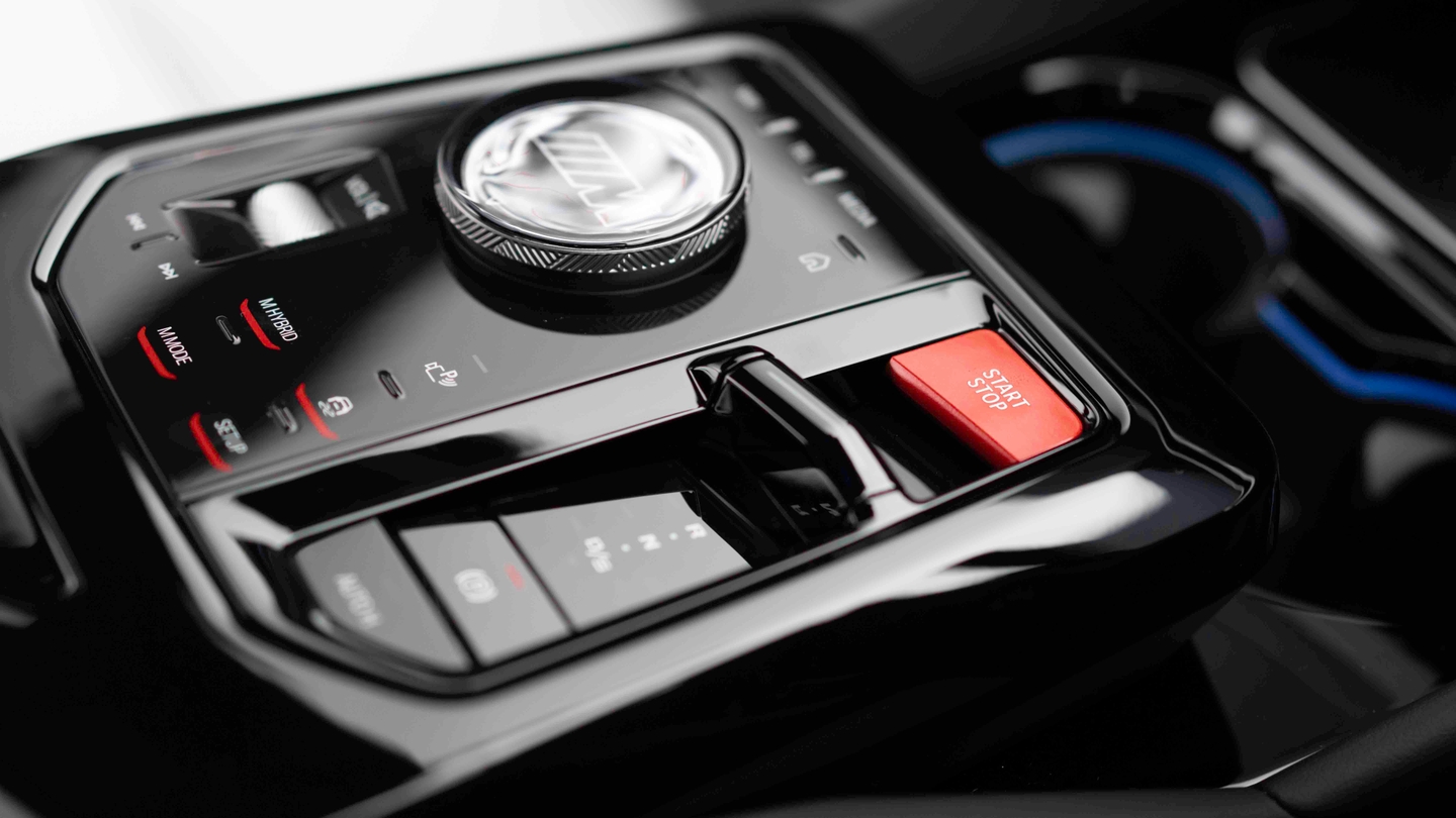 BMW M5 centre console