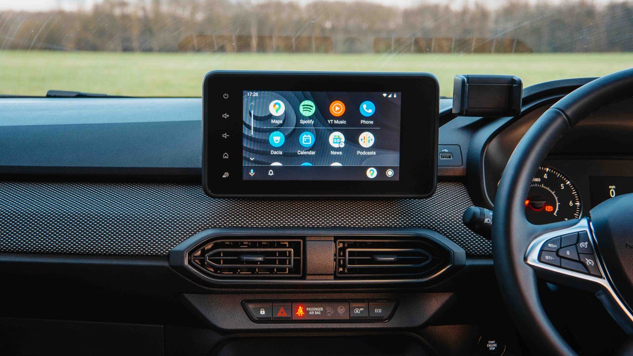 Dacia Sandero touchscreen with Android Auto displayed