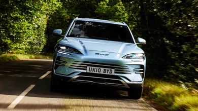 BYD Seal U driving front view