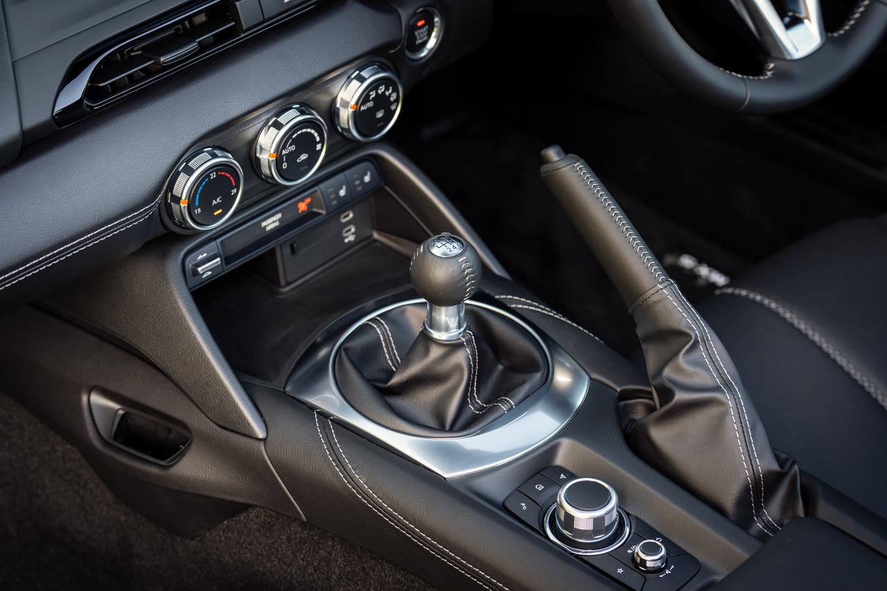 2024 Mazda MX-5 centre console, climate controls, gearknob and manual handbrake