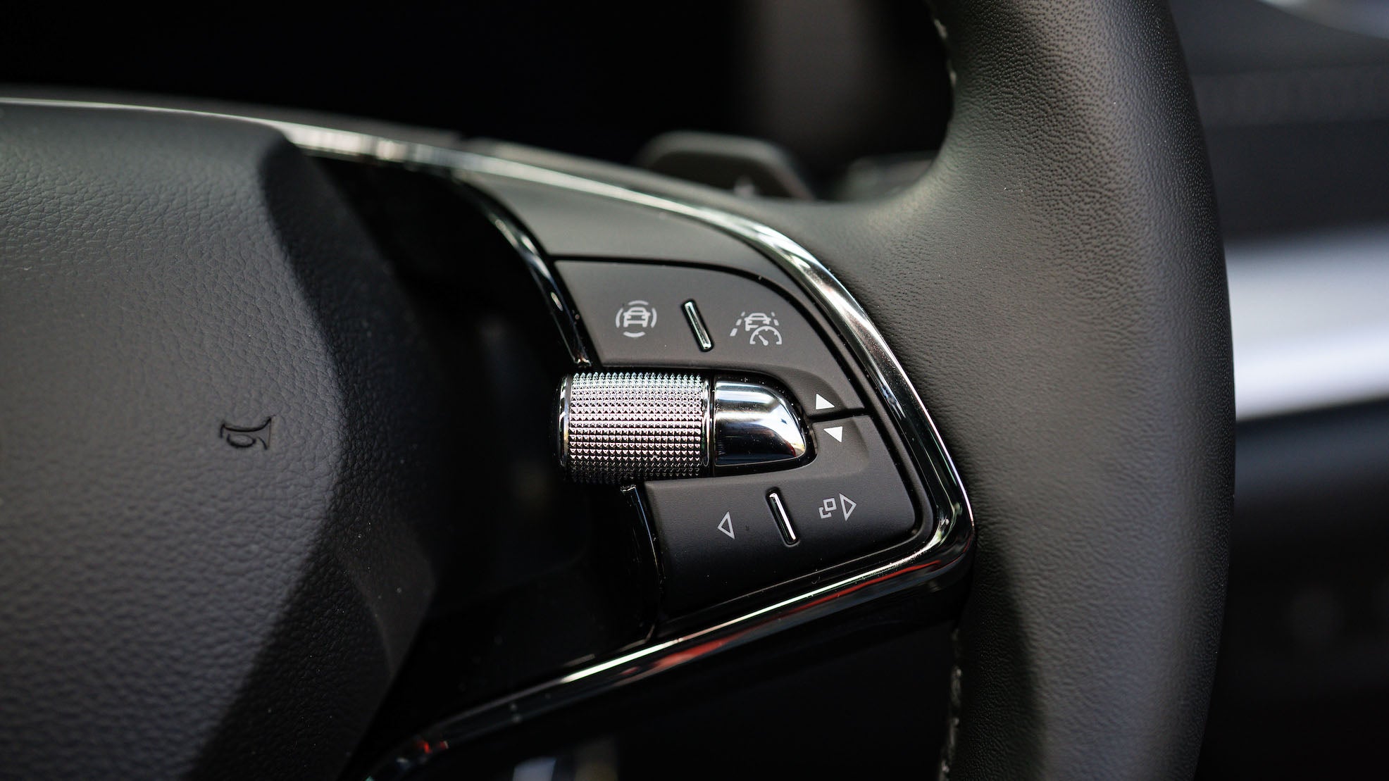 Skoda Octavia steering wheel controls