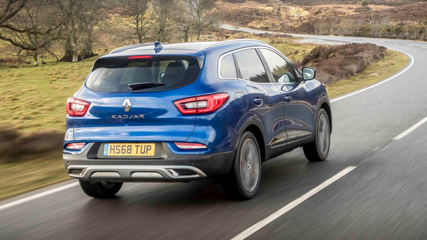 Renault Kadjar driving rear view