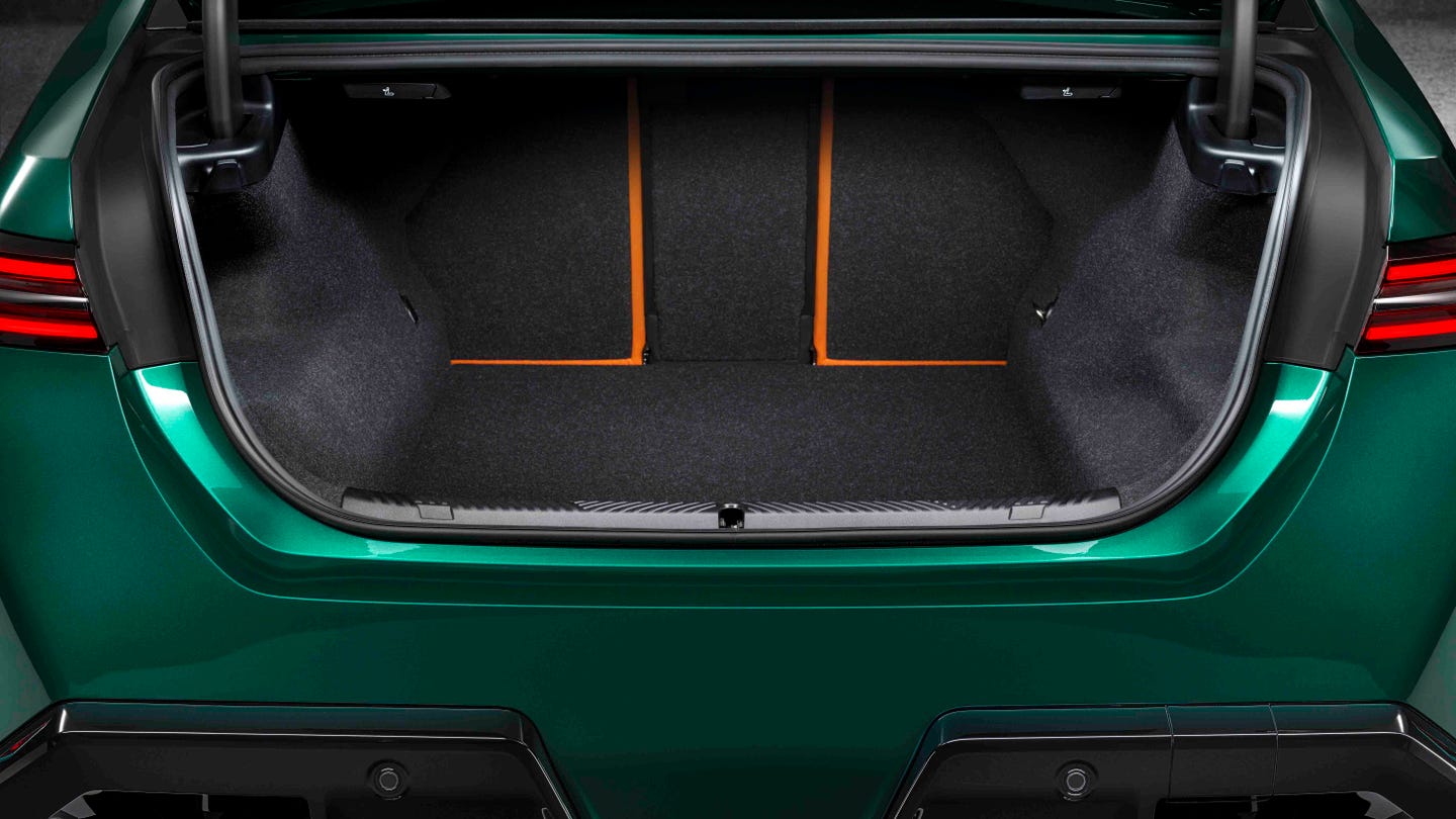 BMW M5 saloon boot