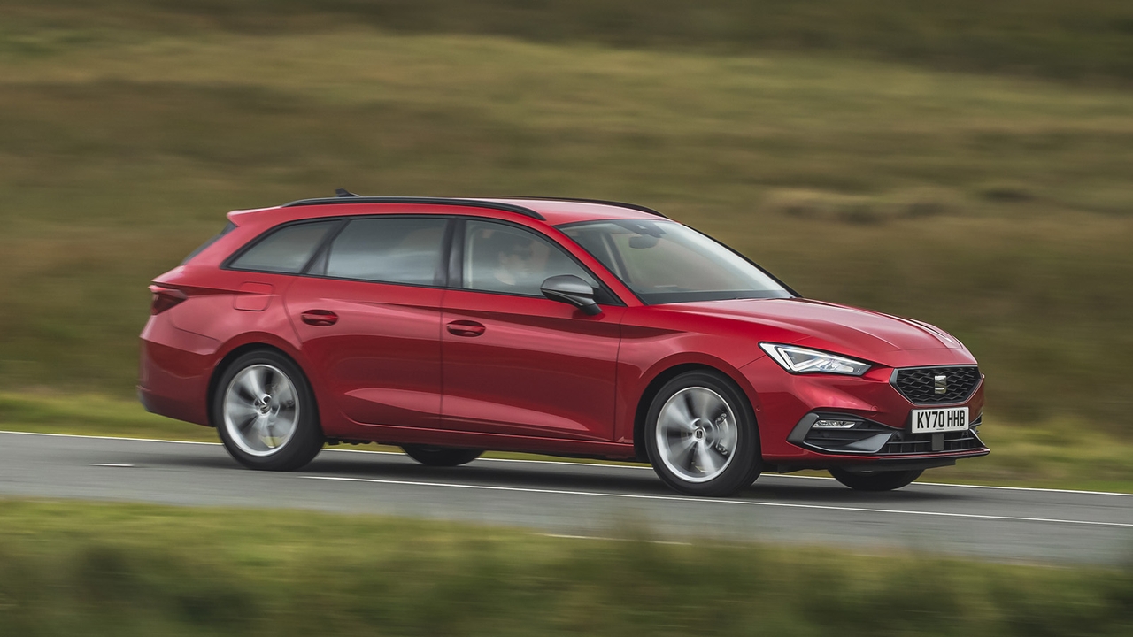 SEAT Leon Estate in red