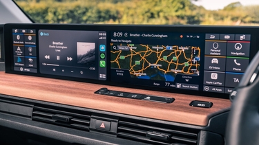 Honda e infotainment screens