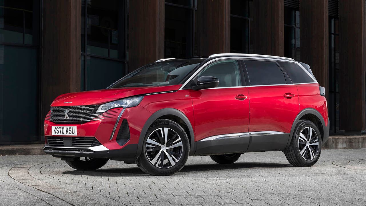 Peugeot 5008 in red, static shot