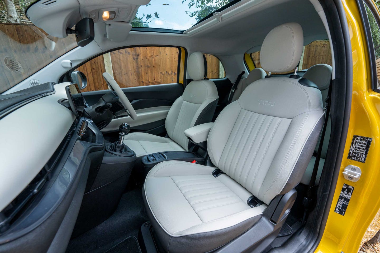 Fiat 500 Hybrid seats