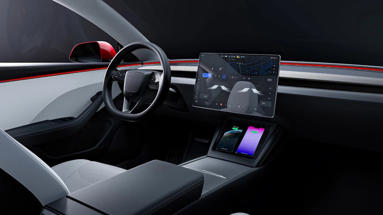 Facelifted Tesla Model 3 interior, infotainment screen and steering wheel