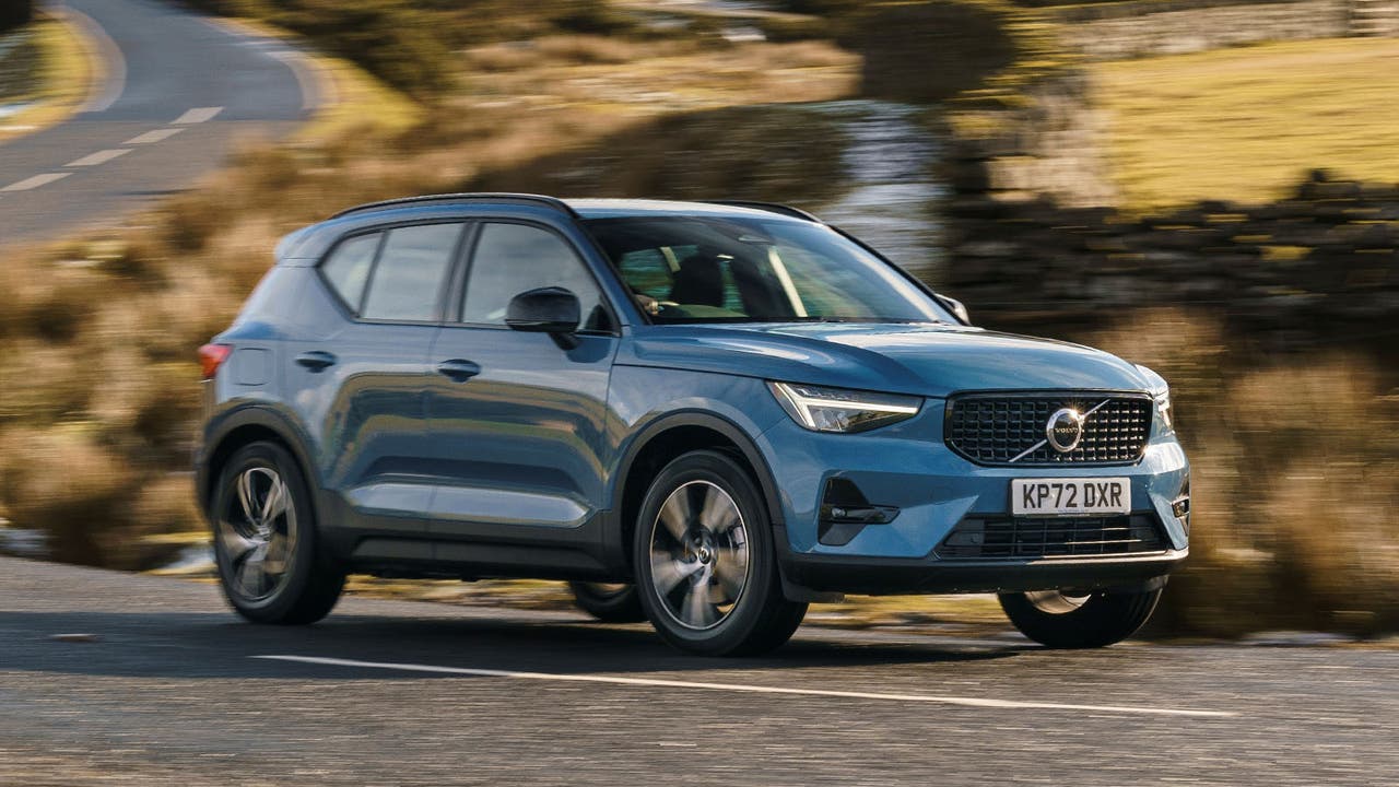 Volvo XC40 in blue