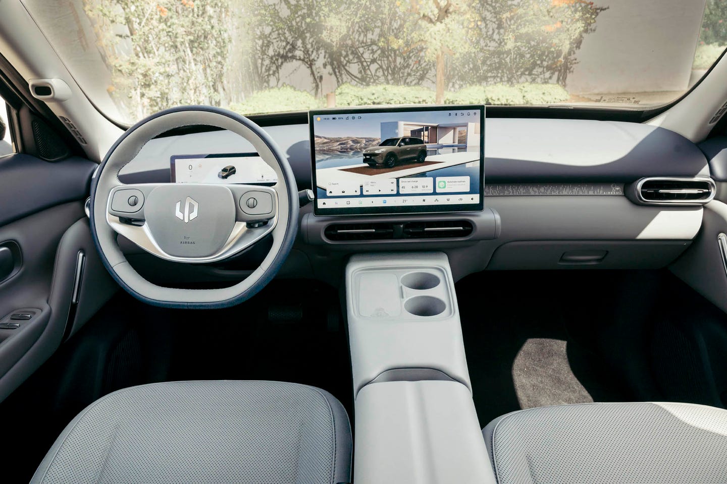 leapmotor b03x dashboard wide