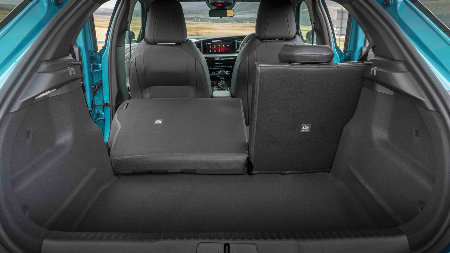 Vauxhall Mokka boot