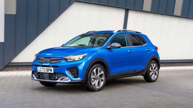 Kia Stonic in blue, front