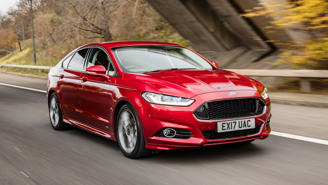 Ford Mondeo in red